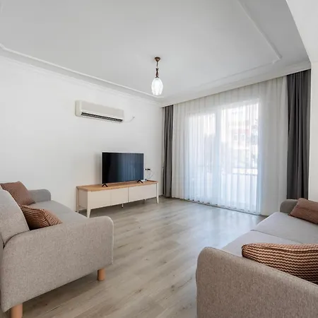 2 Bedroom Close To Center *