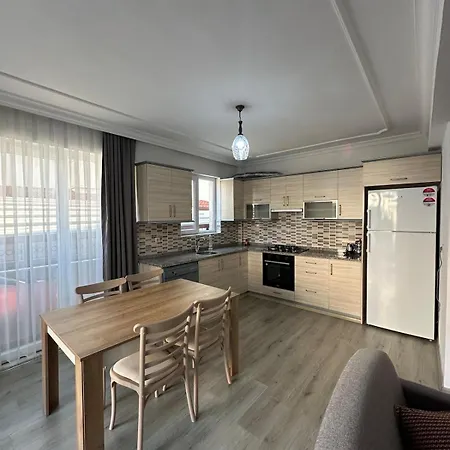 2 Bedroom Close To Center *