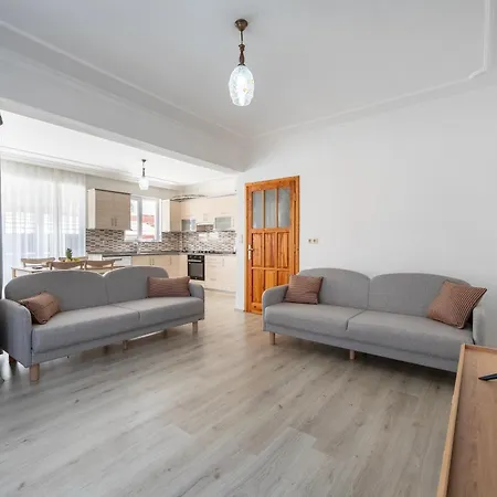 아파트 2 Bedroom Close To Center 페티예