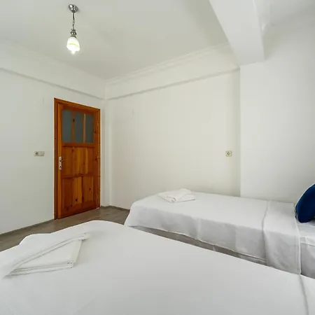 2 Bedroom Close To Center * 페티예